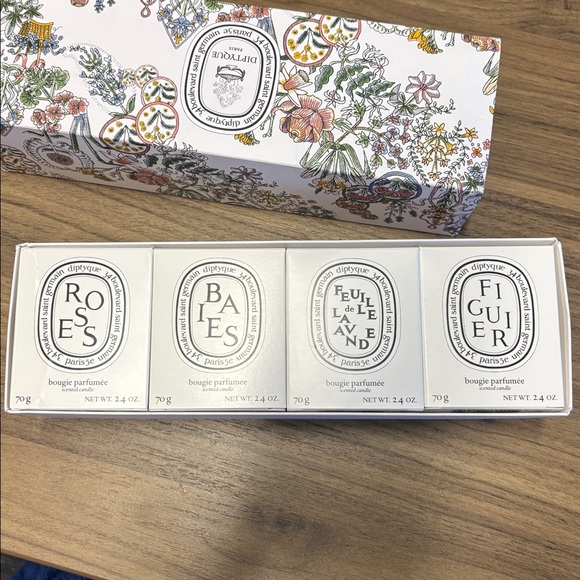 New! Diptyque Box Set of 4 scented Candles - Picture 7 of 9
